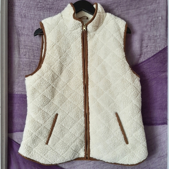 Vest - Picture 1 of 4